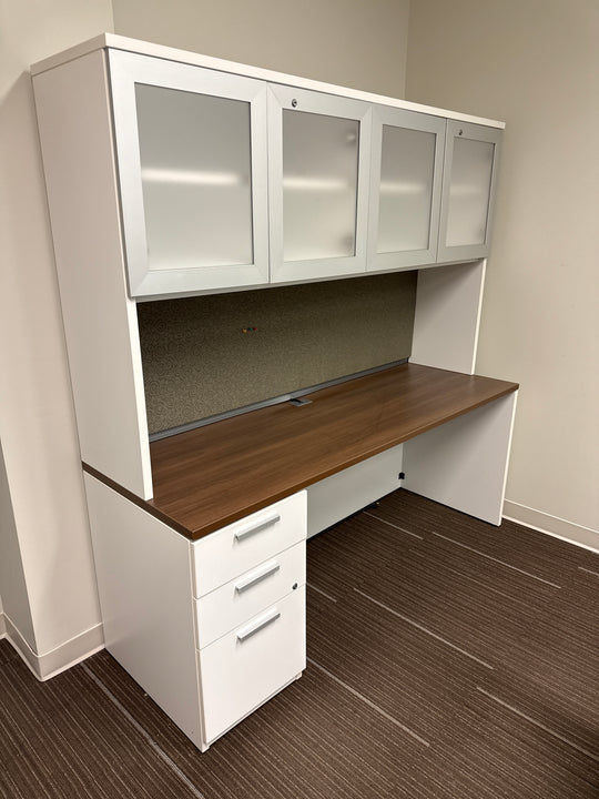 6' Straight Desk w/Hutch, BBF Ped