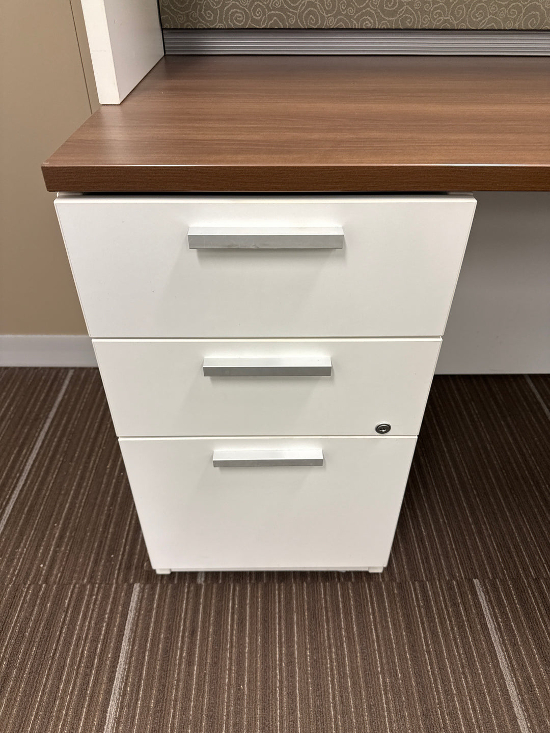 U-Shape Desk w/Hutch, BBF Ped