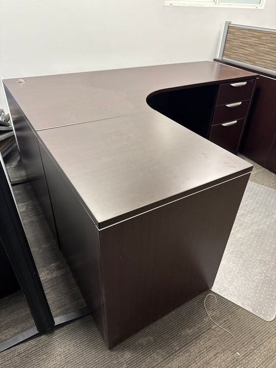 L-Shape Desk w/BBF Ped