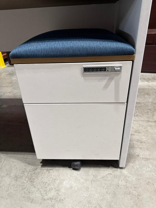 Straight Desk w/Mobile BF Ped