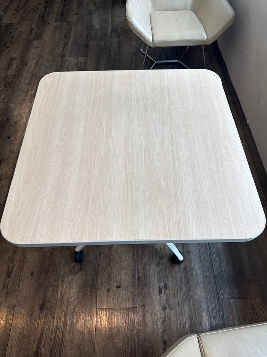 32” Mobile Square Table