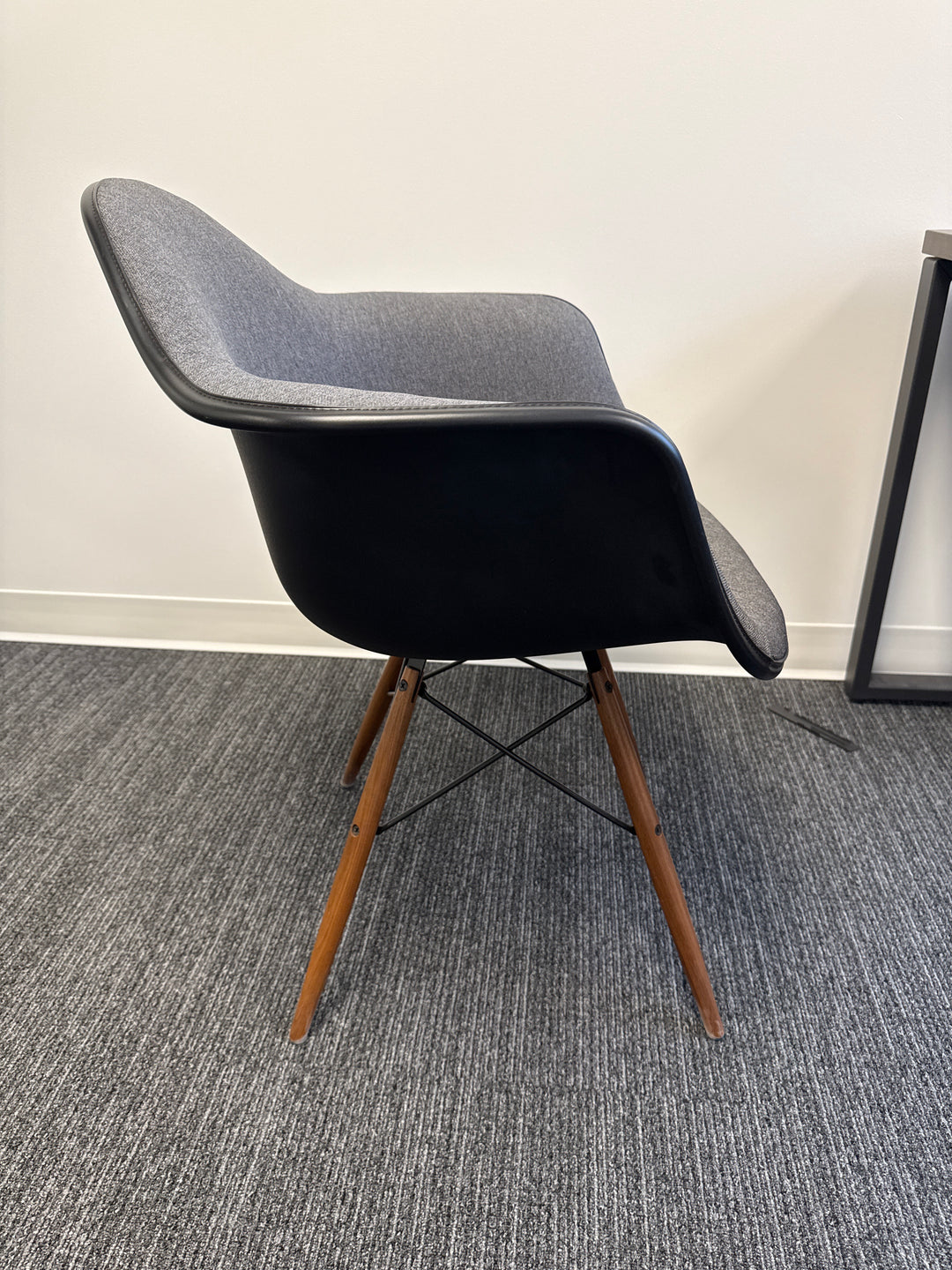 Herman Miller Eames Fabric/Plastic Guest Chair