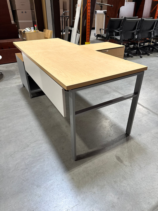 L-Shape Desk w/Lower Credenza