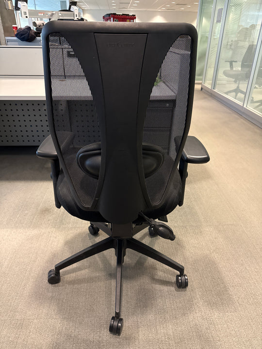 Ergocentric Task Chair