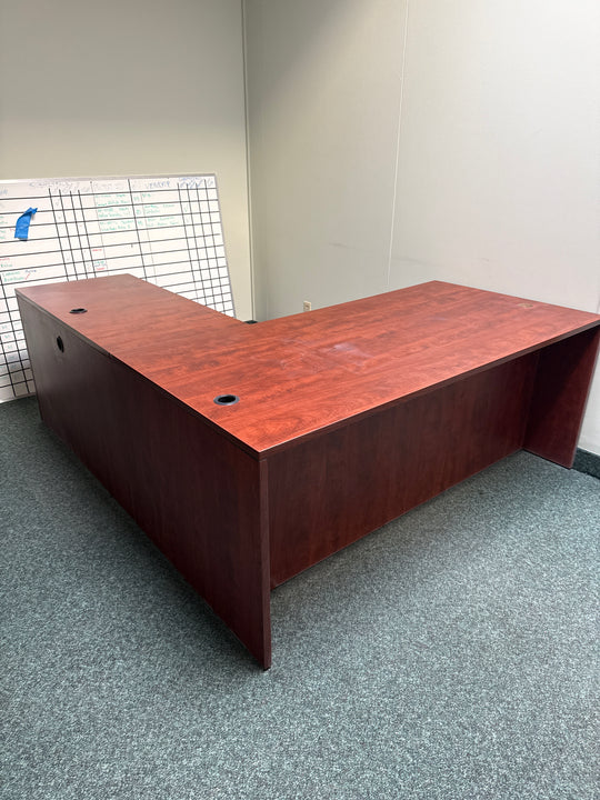 L-Shape Desk w/BBF Ped