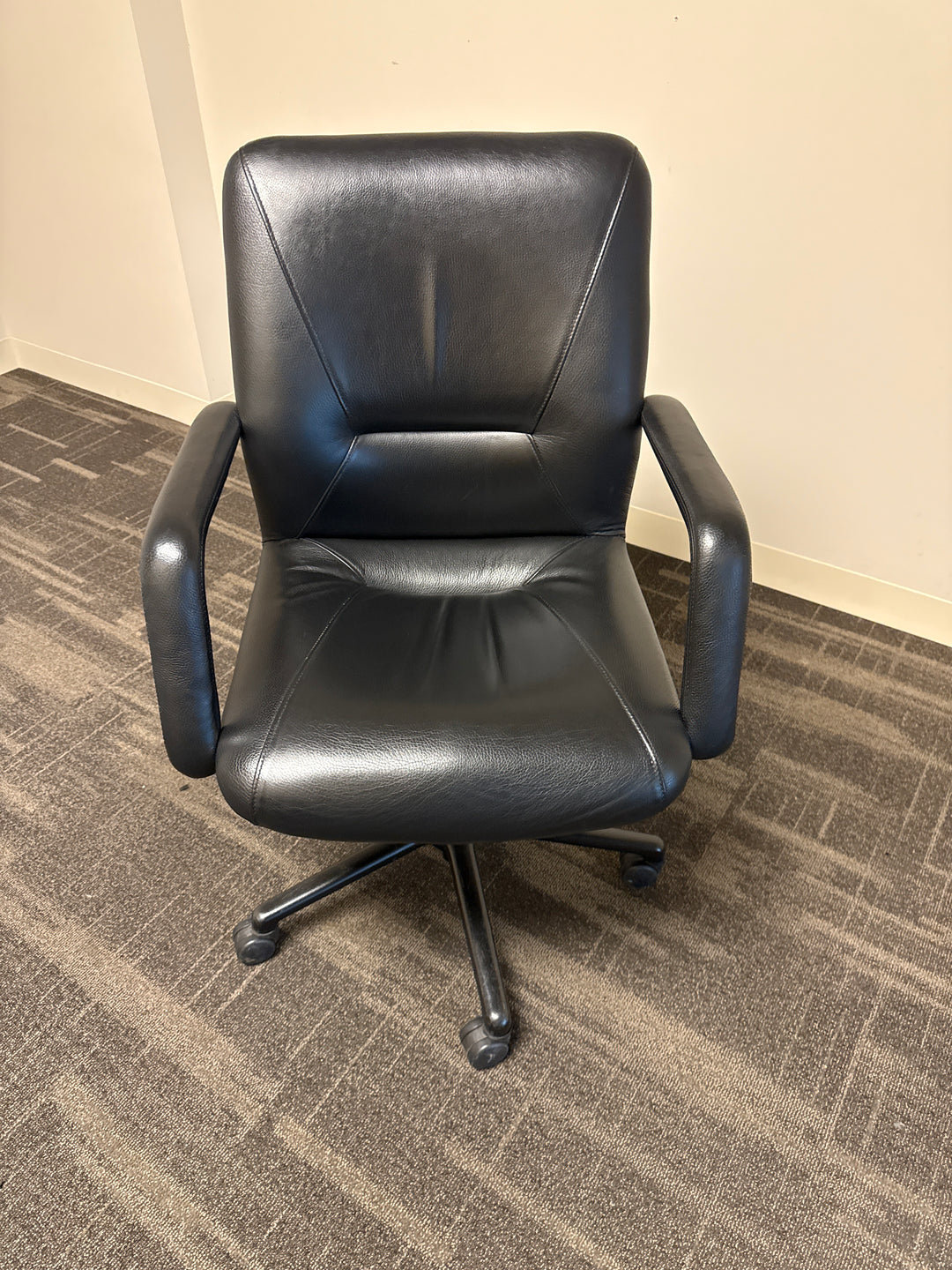 Leather Meeting Chair
