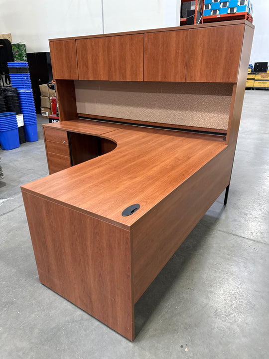 L-Shape Desk w/Hutch and 2 BBF Peds