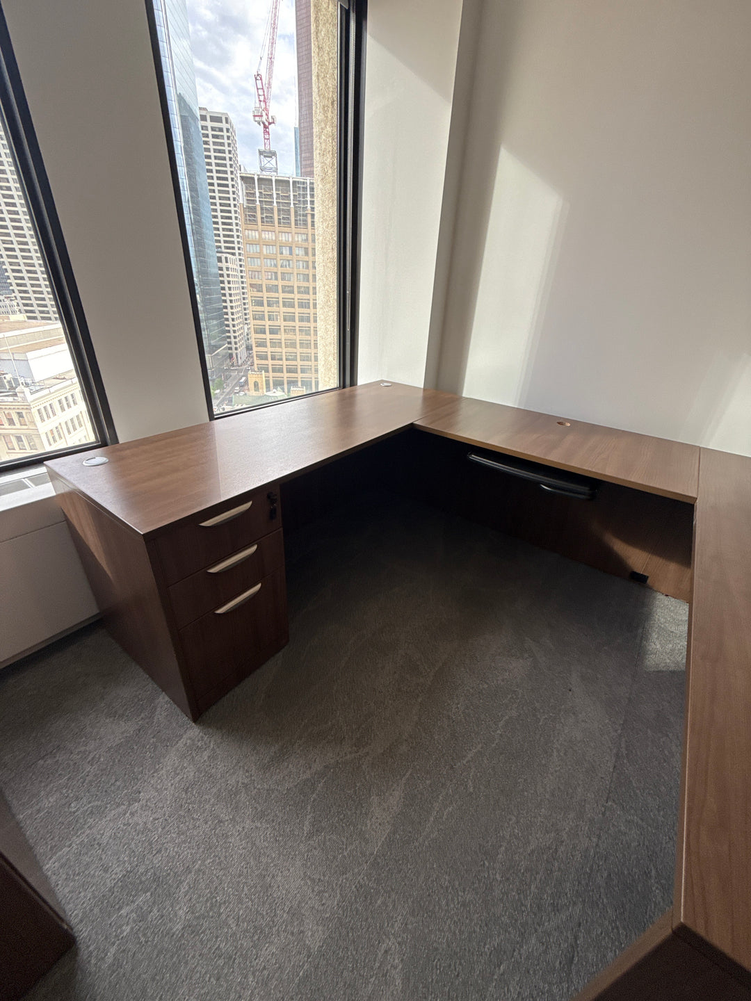 U-Shape Desk w/BBF Ped