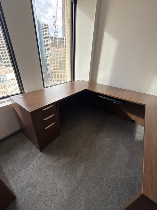 U-Shape Desk w/BBF Ped