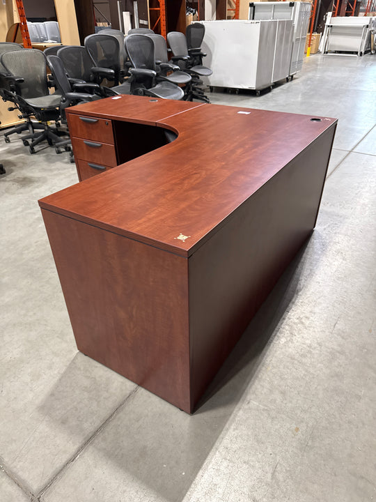 L-Shape Desk w/BBF Ped