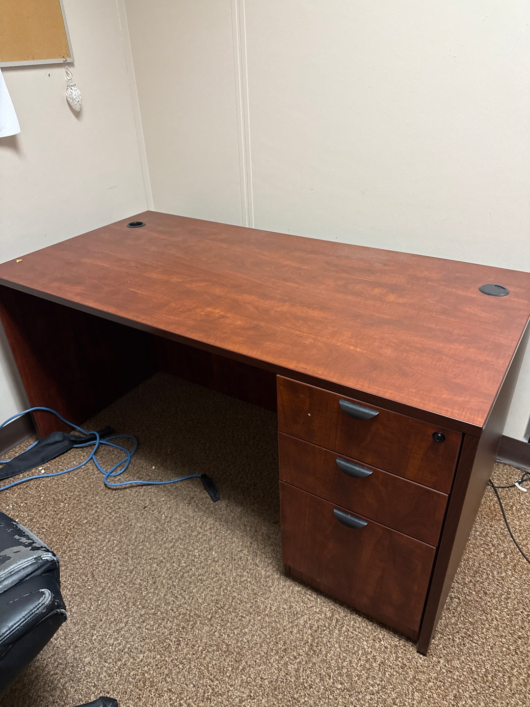 Straight Desk w/BBF Ped