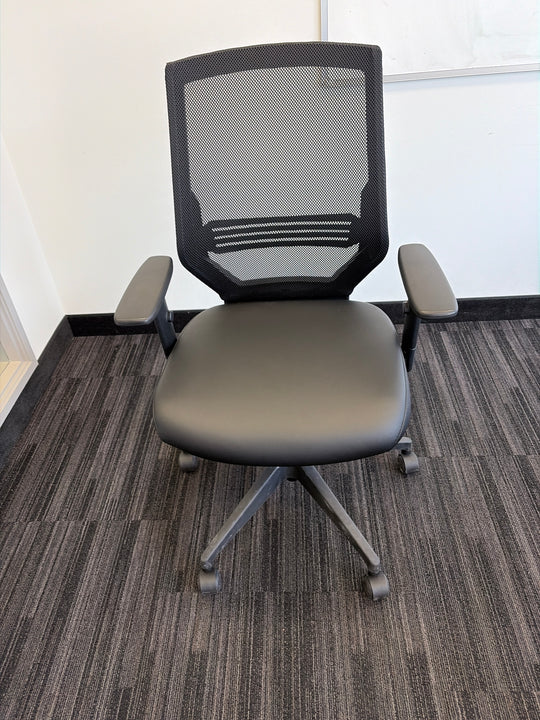 Mesh Back Task Chair w/Leather Seat