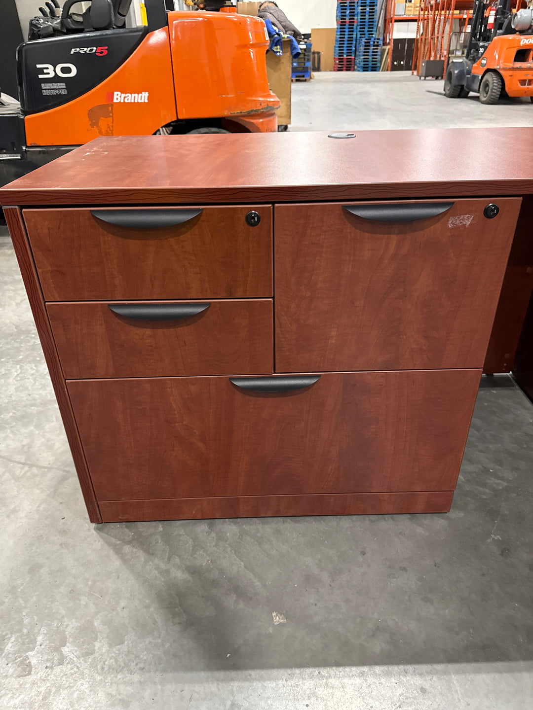 L-Shape Desk w/BBFLF