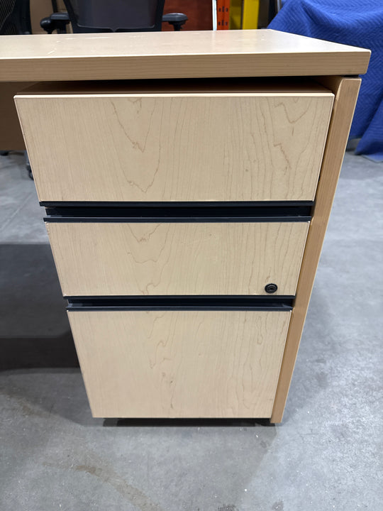 L-Shape Desk w/BBF Ped (Chips and Bubble on Surface)