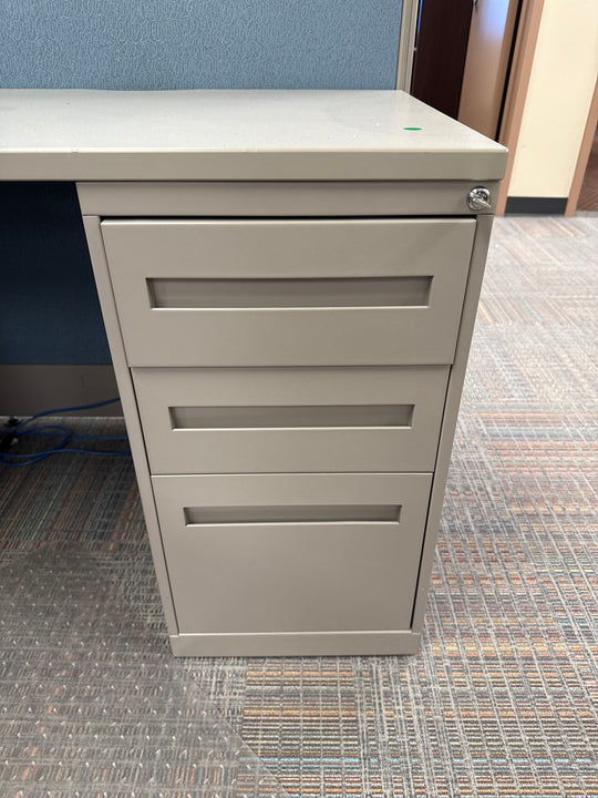 5' x 5' Boulevard 2-Pod L-Shape Workstation w/BBF Peds