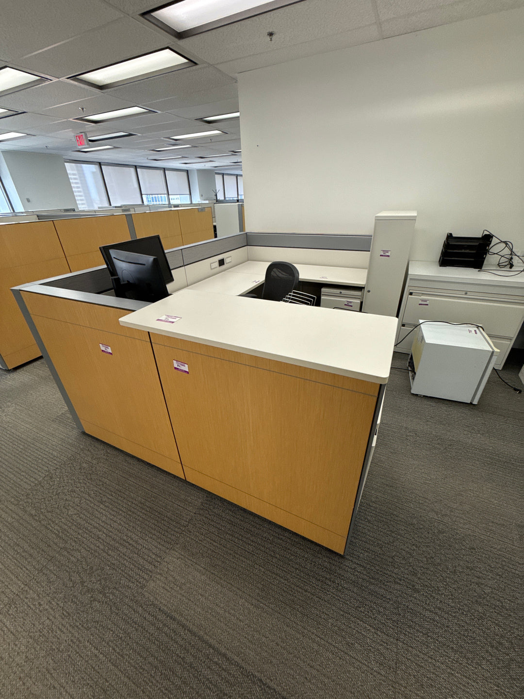 U-Shape Reception Desk w/Wardrobe and BBF (Reversible)