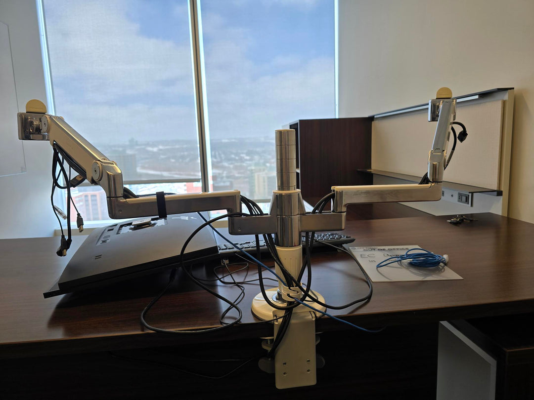 Humanscale Single Hub Dual Monitor Arm