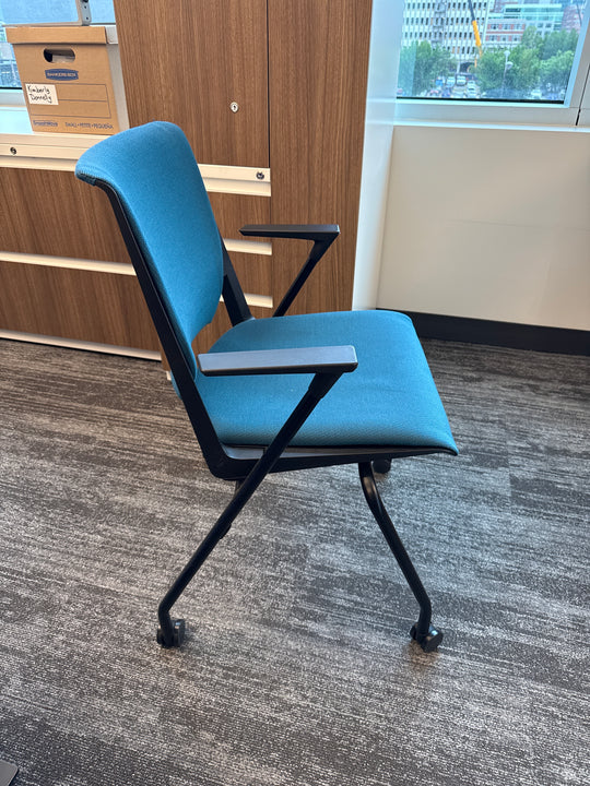 Haworth Very Mobile Guest Chair