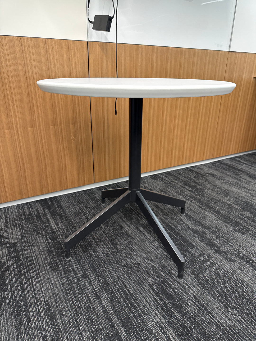 30” Round Table