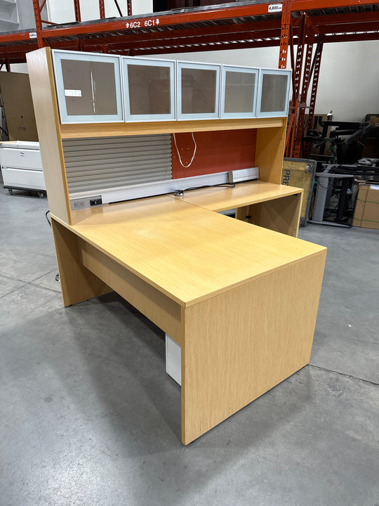 Teknion L-Shape Desk w/Hutch, BBF Ped