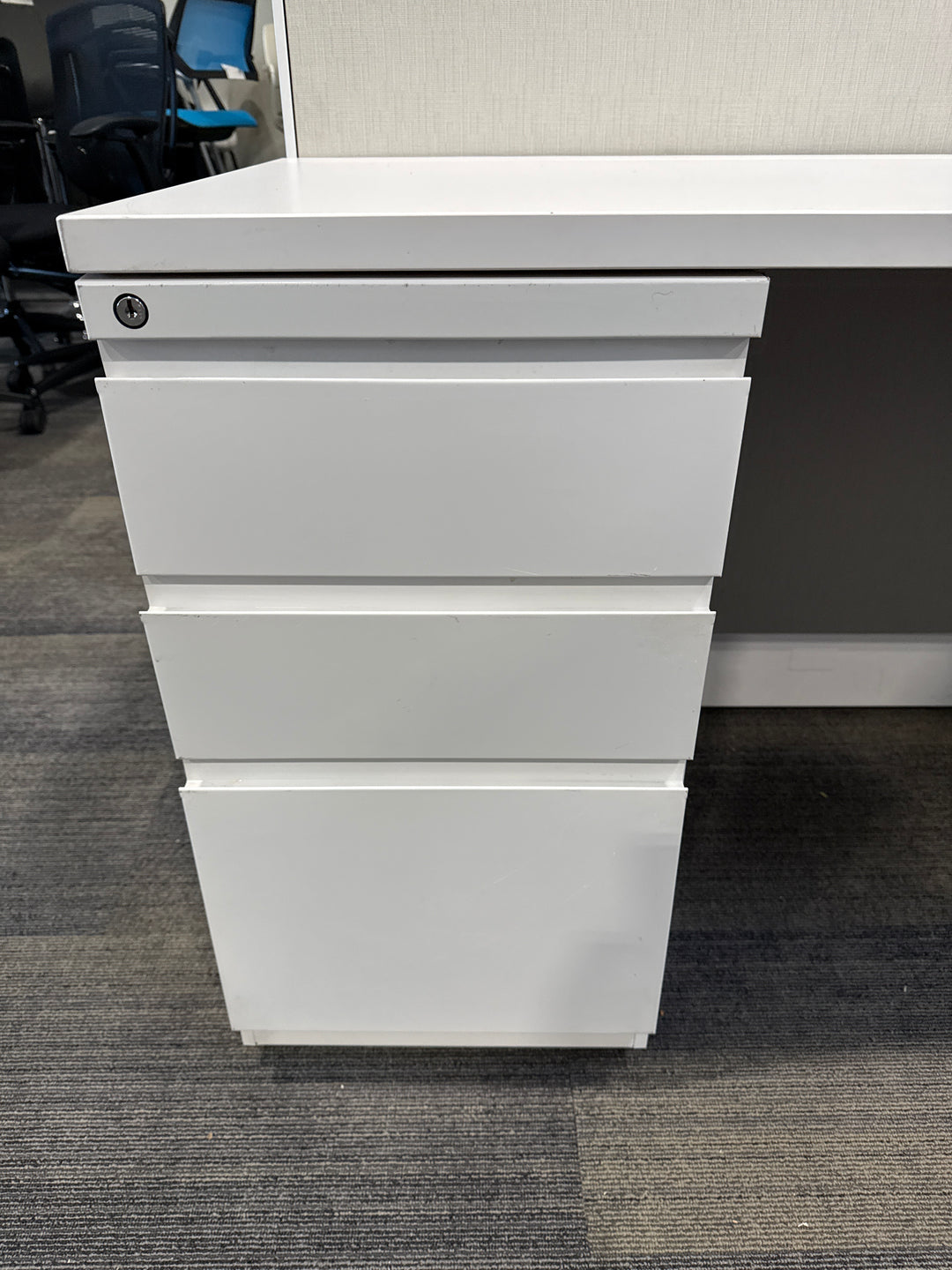 6' x 6' Knoll L-Shape Workstation w/Overhead, BBF Ped