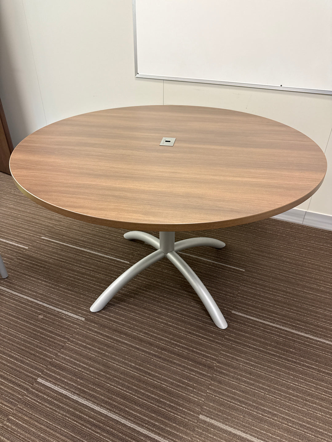 4' Round Table