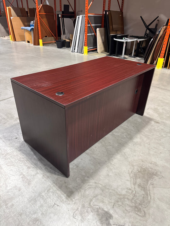 5’ Straight Desk w/BF Ped