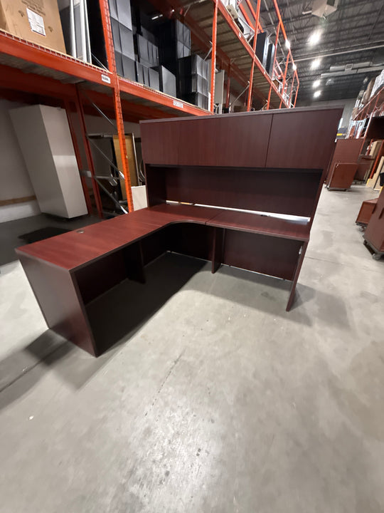 L-Shape Desk w/Hutch
