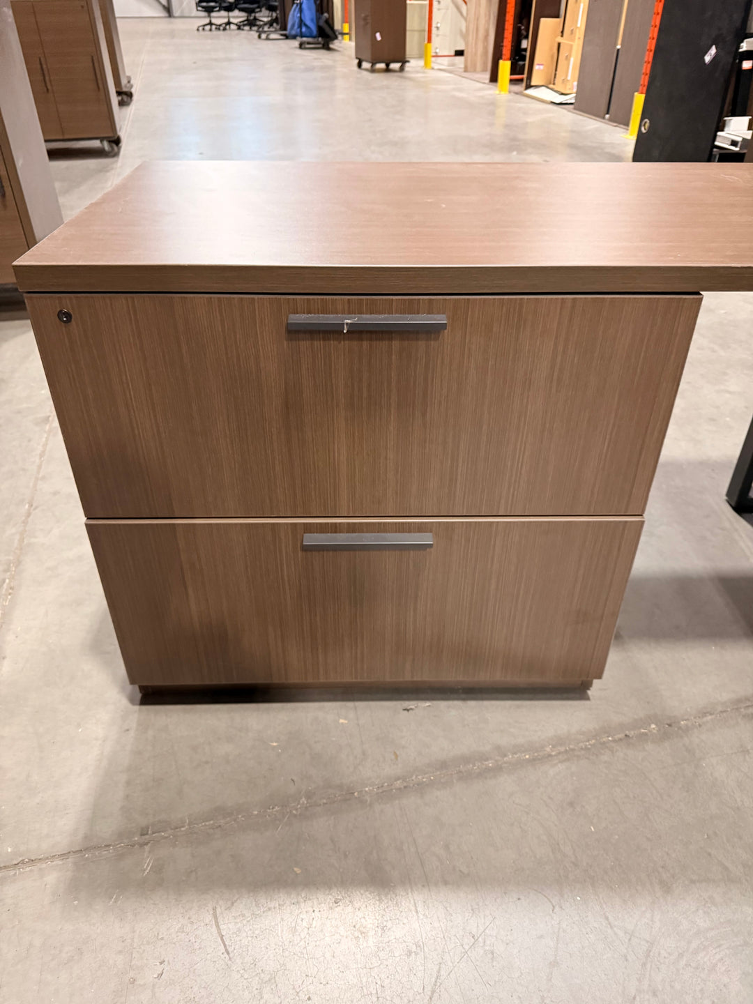 L-Shape Desk w/2-High Lat