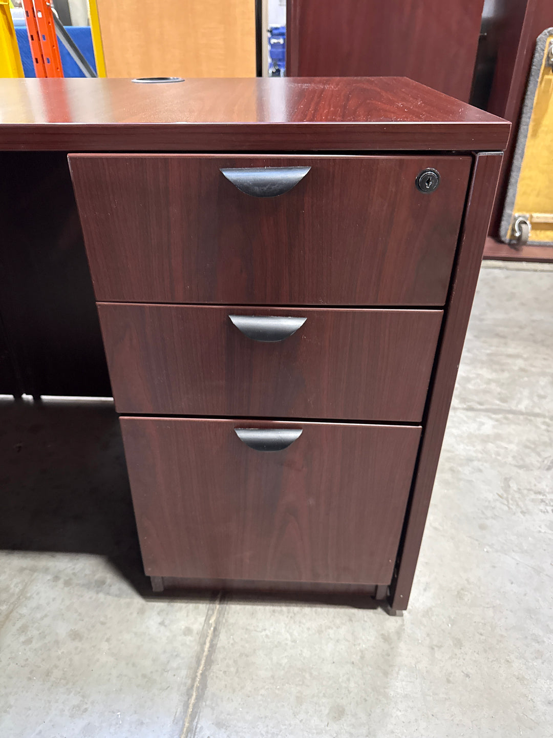 Bow Front L-Shape Desk w/BBF Ped
