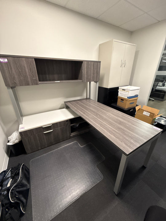 L-Shape Desk w/Hutch and Lower Credenza