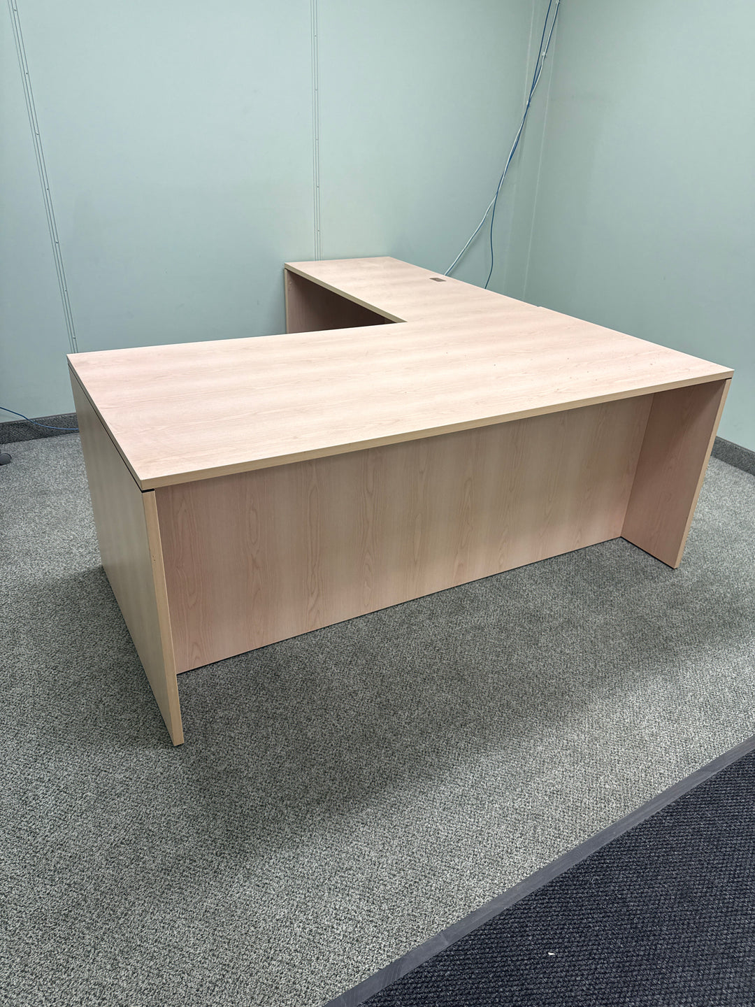 L-Shape Desk w/BBF Ped