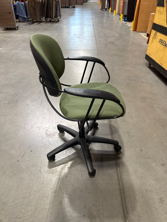 Steelcase Uno Meeting Chair