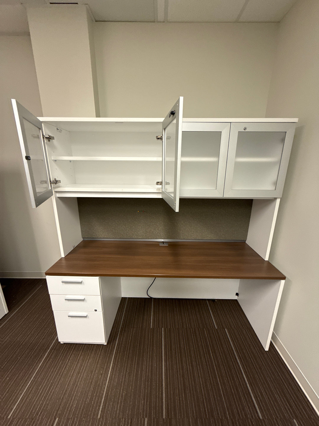 6' Straight Desk w/Hutch, BBF Ped