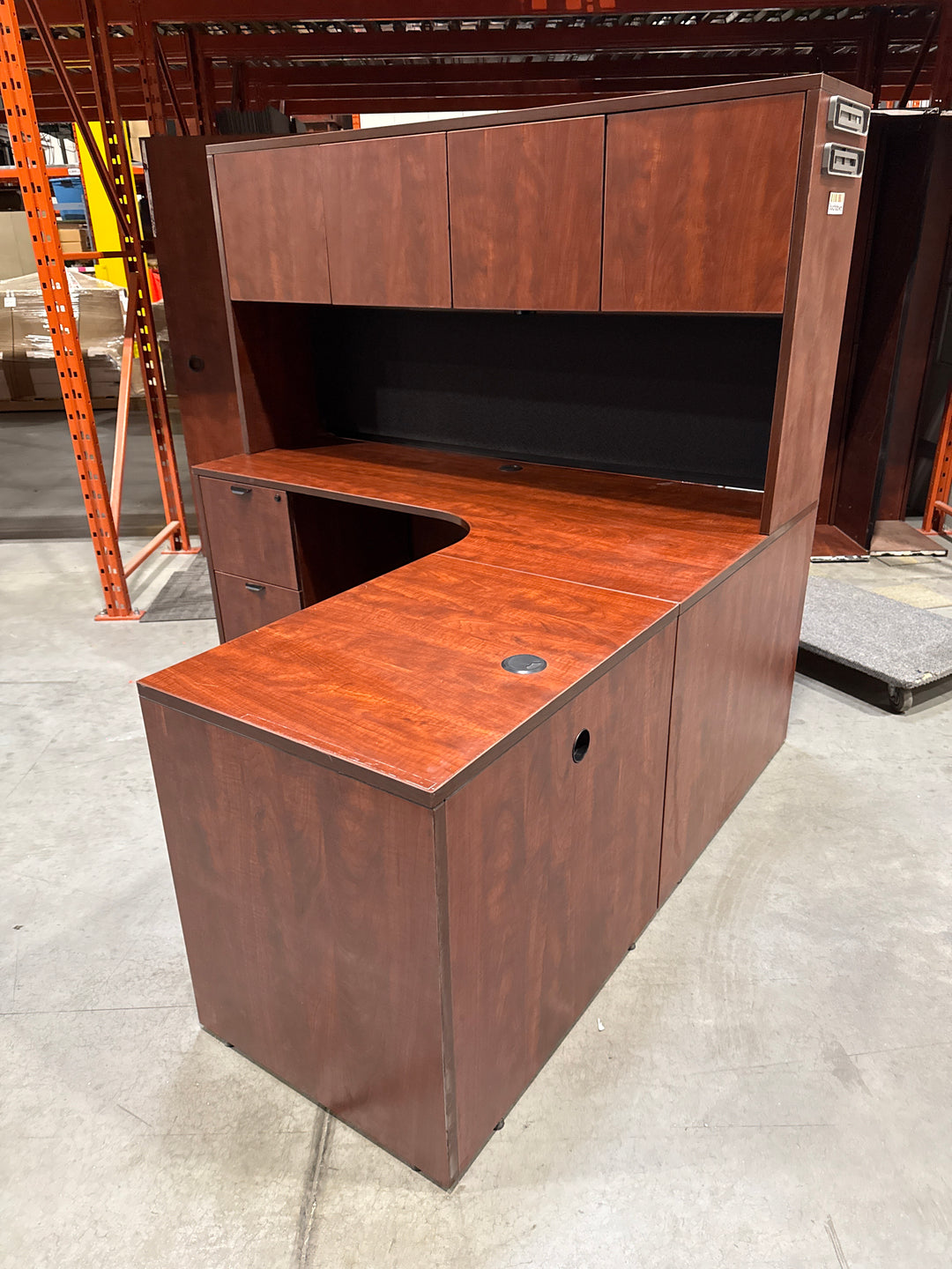 L-Shape Desk w/Hutch, BBF and FF Ped (Hutch on Desk)