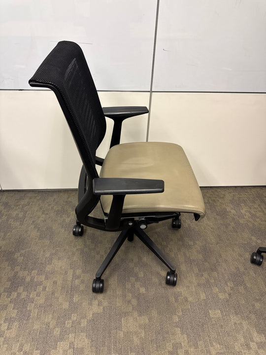 Steelcase Think Meeting Chair w/Leather Seat