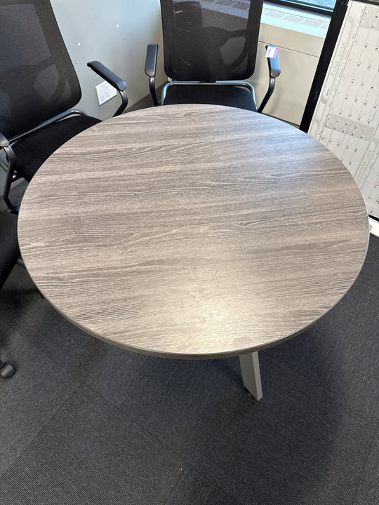 36" Round Table