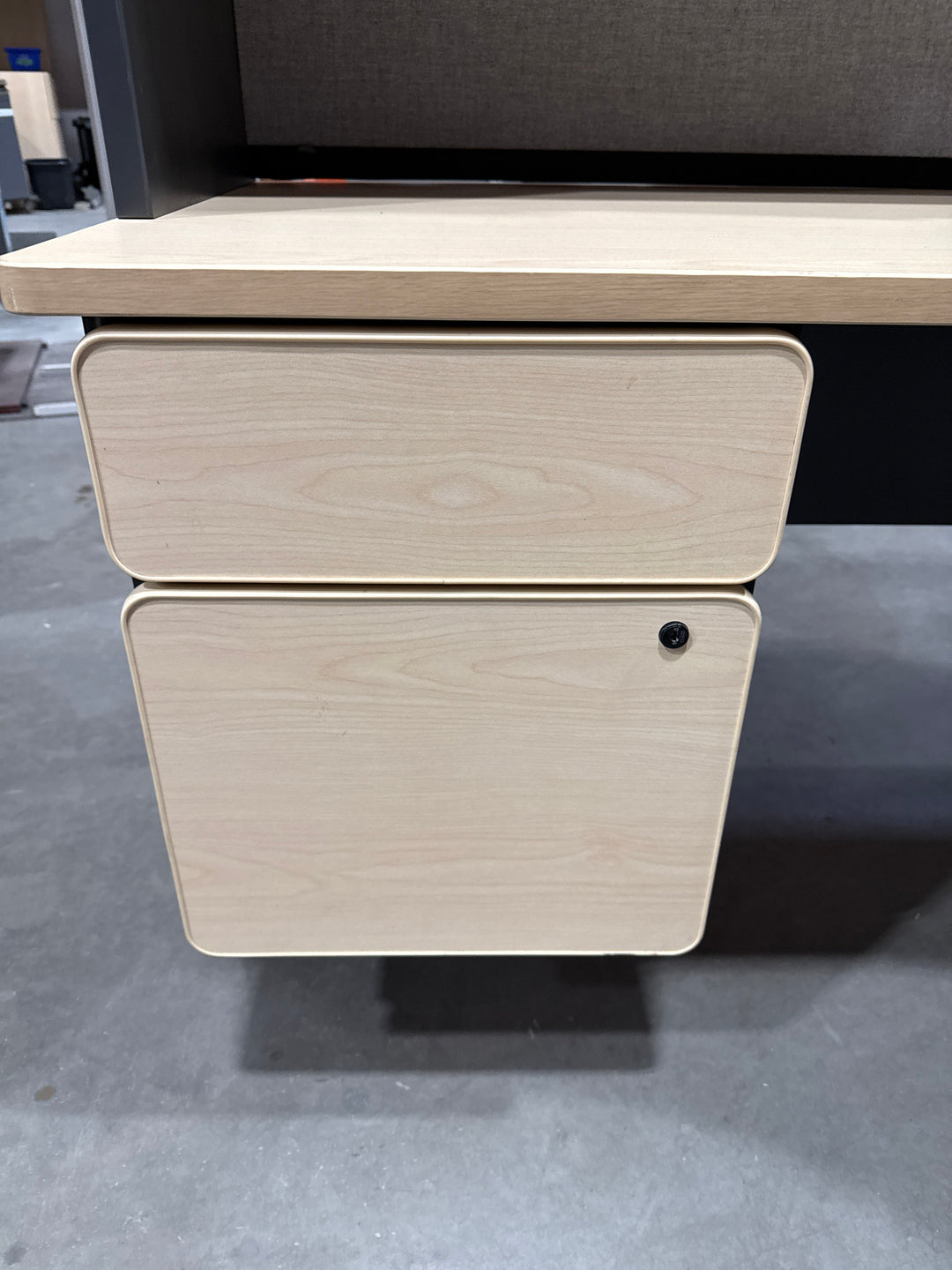 L-Shape Desk w/Hutch and BF Ped
