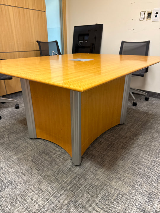5’ Rectangle Boardroom Table w/Electrical