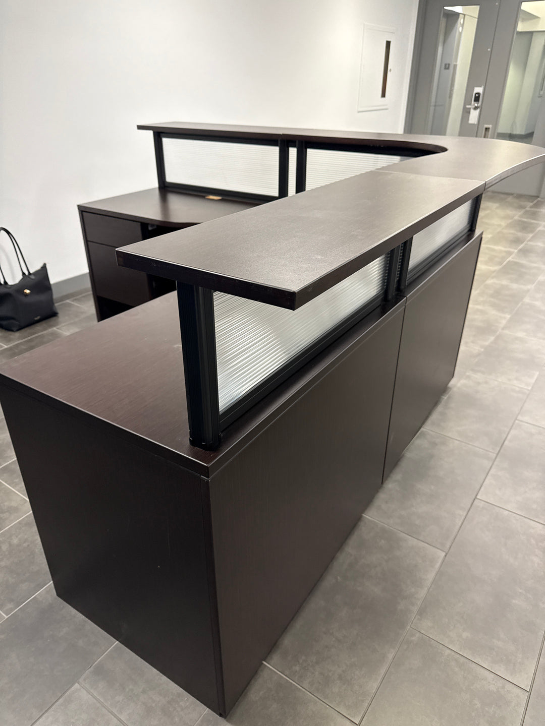 L-Shape Reception Desk w/2 BF Peds