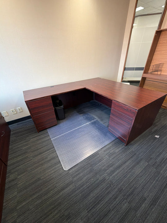 L-Shape Desk w/BBF and FF Ped