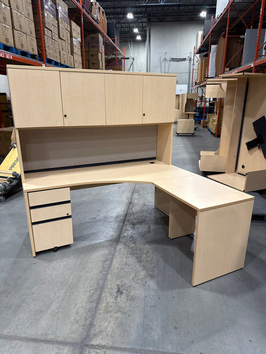 L-Shape Desk w/Hutch and BBF Ped