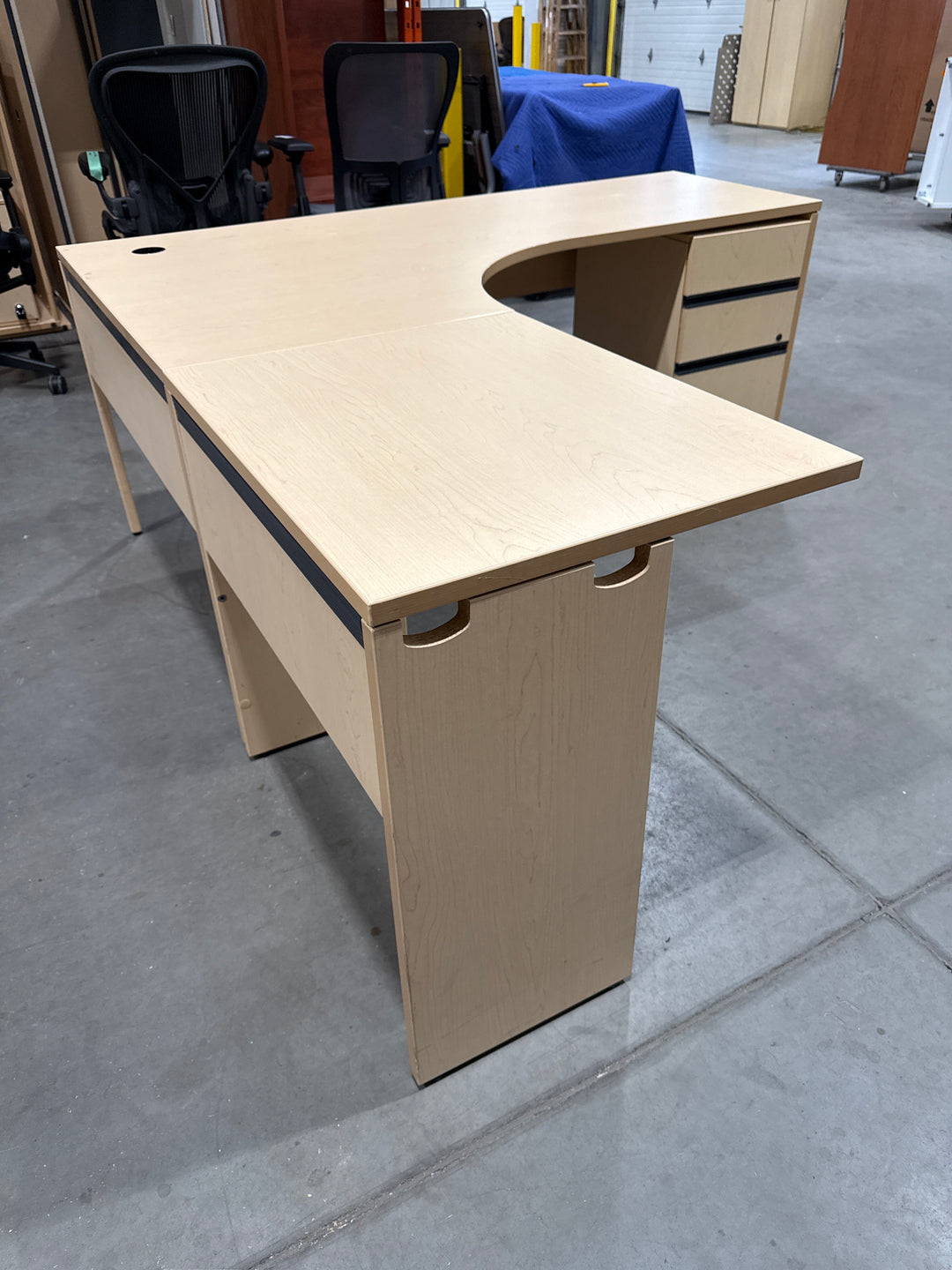 L-Shape Desk w/BBF Ped (Chips and Bubble on Surface)
