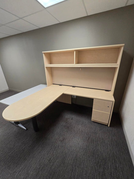 Bullet L-Shape Desk w/Hutch, BBF Ped
