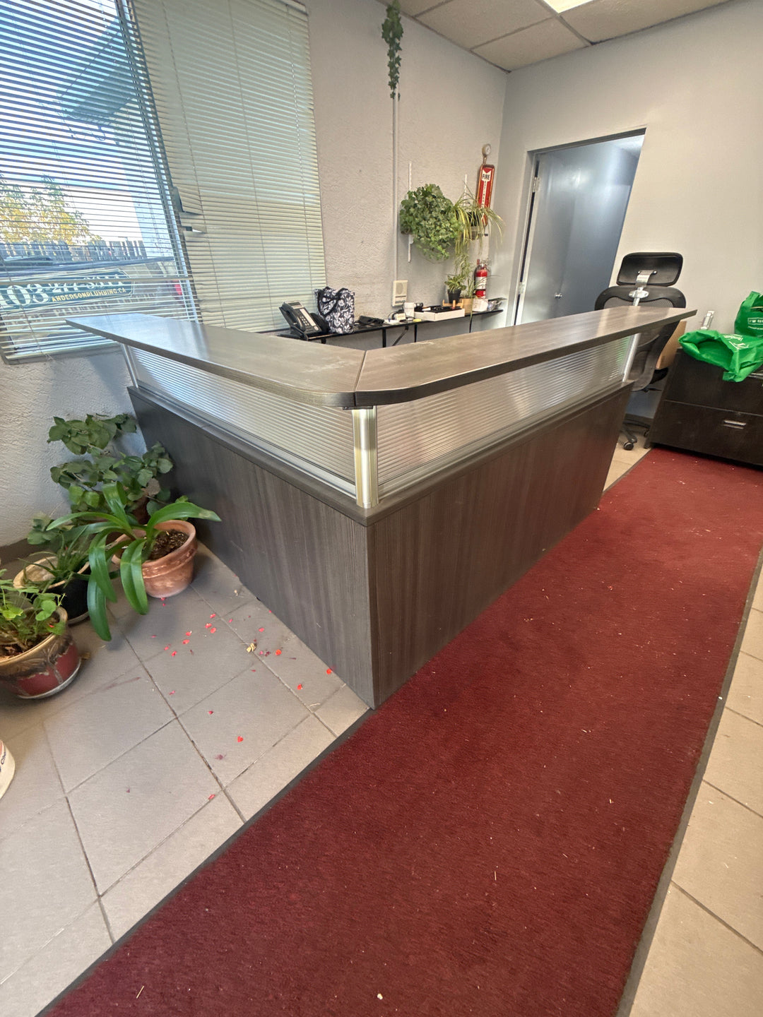 L-Shape Reception Desk w/BF Ped