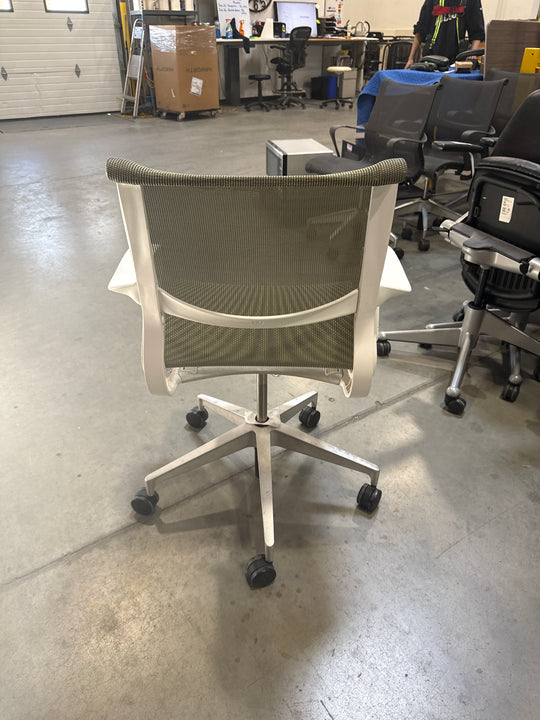 Herman Miller Setu Meeting Chair