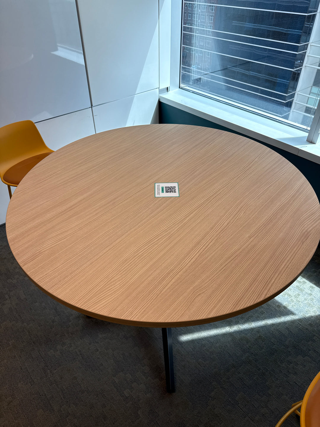Knoll Round Counterheight Table