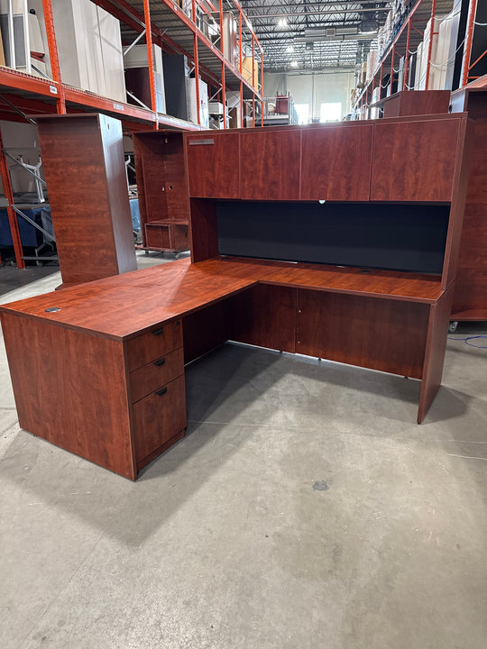 L-Shape Desk w/Hutch, BBF Ped