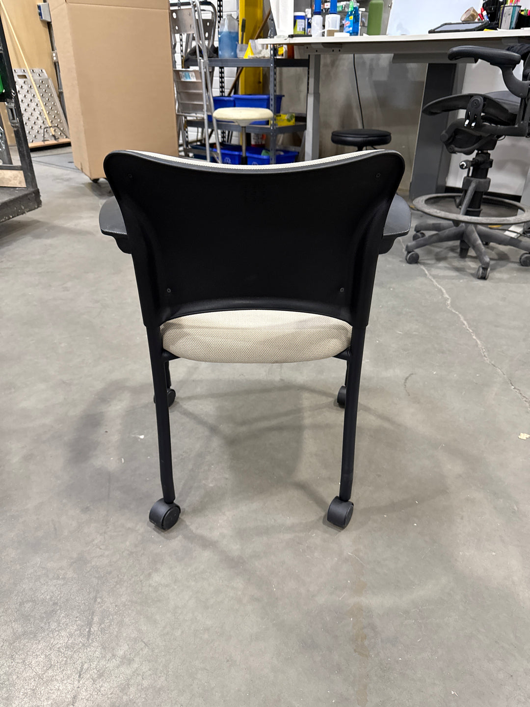 Teknion Amicus Mobile Guest Chair