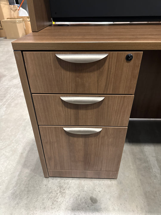 Bullet U-Shape Desk w/Hutch, BBF Ped